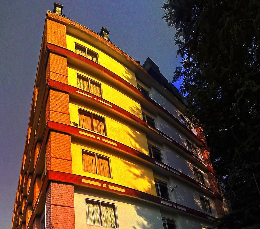 Hotel Landmark Shimla Exteriör bild